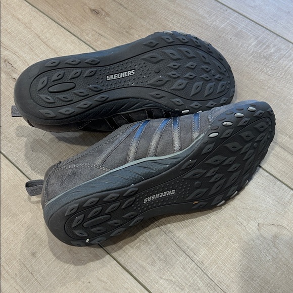 Skechers women's brown grey Slip-On Sneakers size 7 - Picture 3 of 5